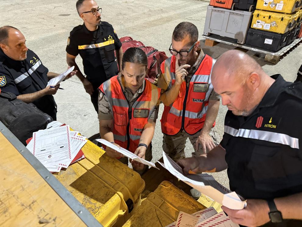 Kettős rengés után humanitárius versenyfutás indult